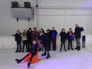 Découverte de Tournai et détente à la patinoire pour les élèves de 4ème année ! (2017)